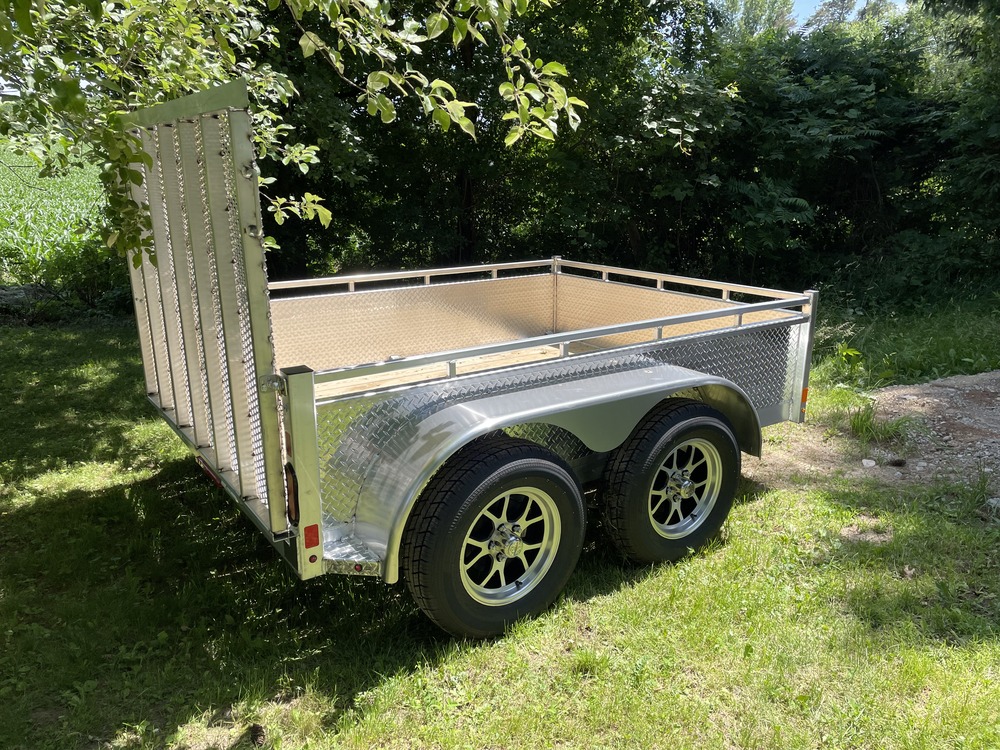New custom trailer made for Ris Rinse.